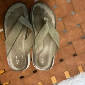 Women's Suede Flip Flops